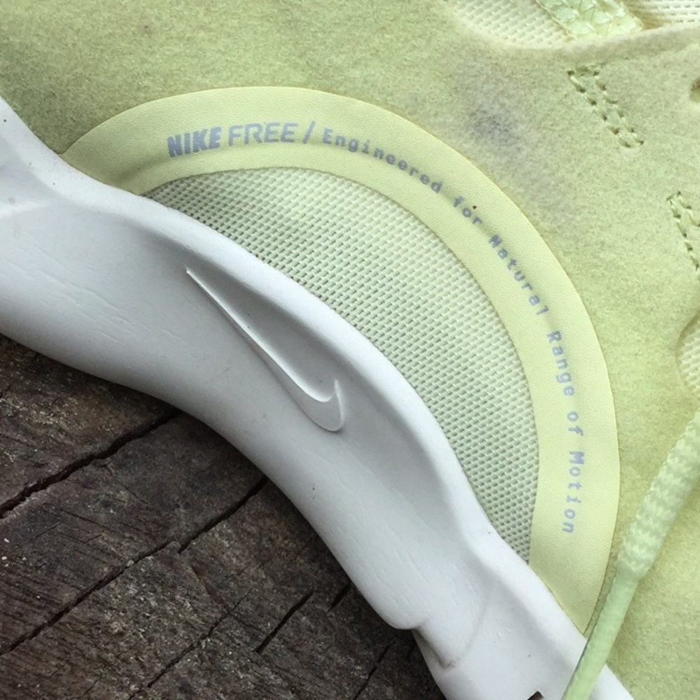 Nike free tennis shoes travel vacay lounge cabin spa resort club farmer’s market - Picture 7 of 11
